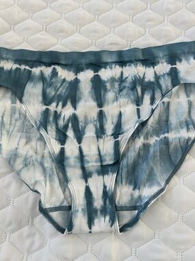 Victoria's Secret Blue & White Tie-Dye High Leg Briefs, size XXL